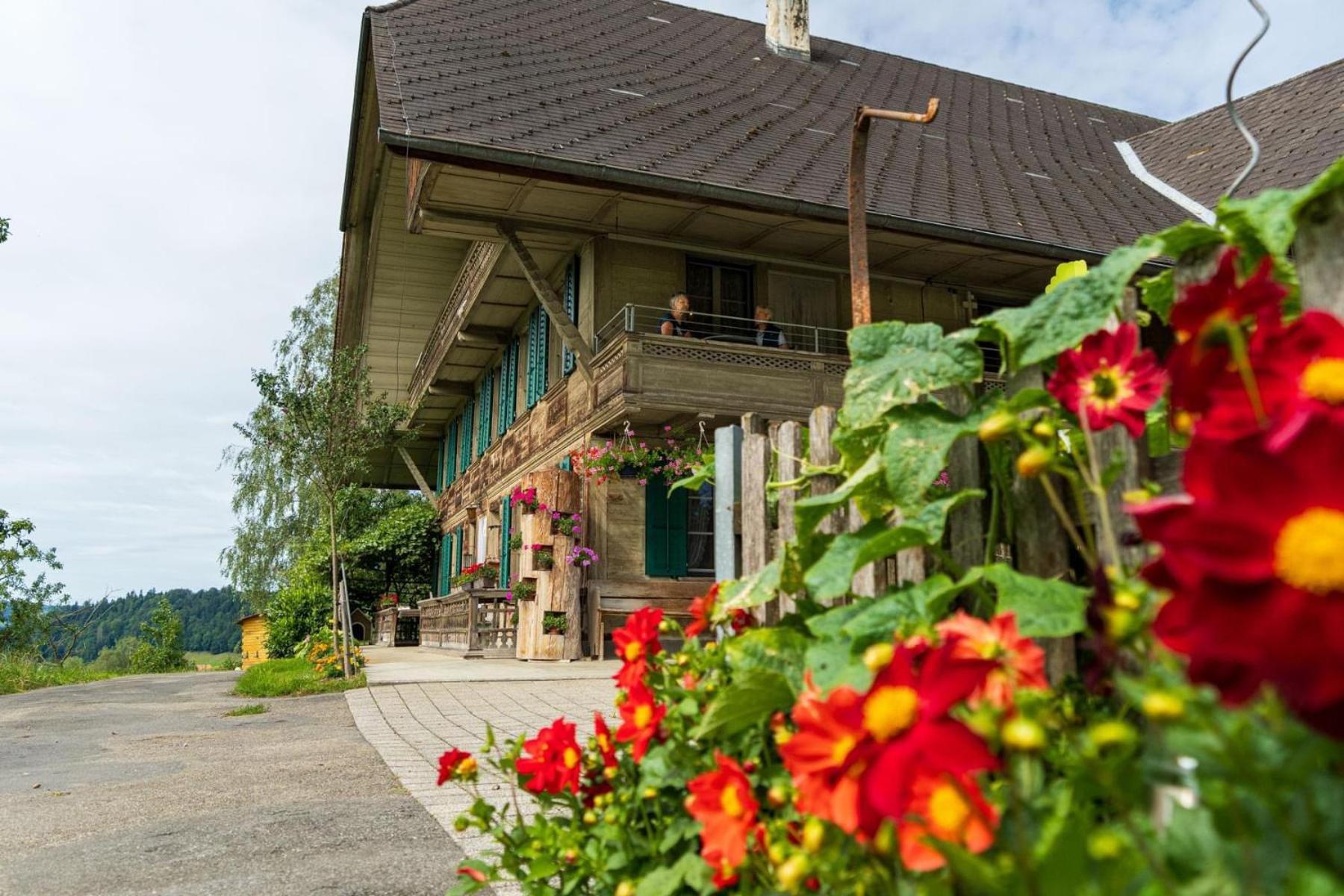 Ferienwohnung Auf Bauernhof Mit Hotpot Und Sauna Sumiswald Exterior foto